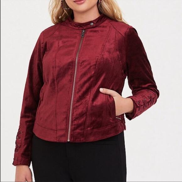 Torrid moto jacket lattice detail on sleeve and sides velvet burgundy size 2 - Picture 1 of 11